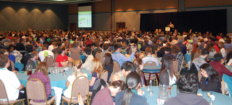 Sigma Pi Sigma president Bill Degraffenreid calls a packed ballroom to order as he opens the Congress.